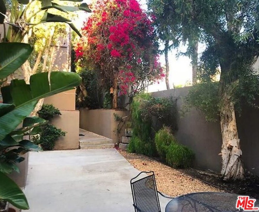 1118 E Palmer Ave #114, Glendale, CA 91205