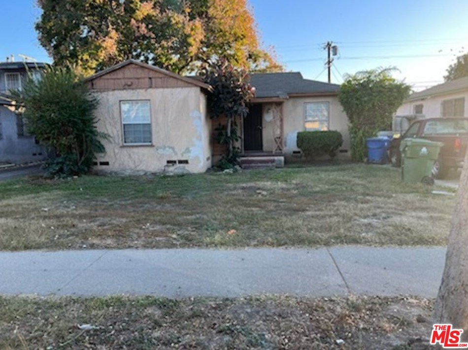 832 Century Blvd, Los Angeles, CA 90044-4569