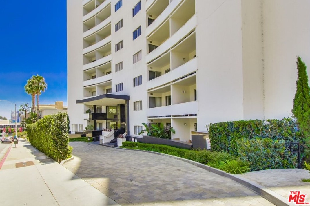 7250 Franklin Ave #1107, Los Angeles, CA 90046
