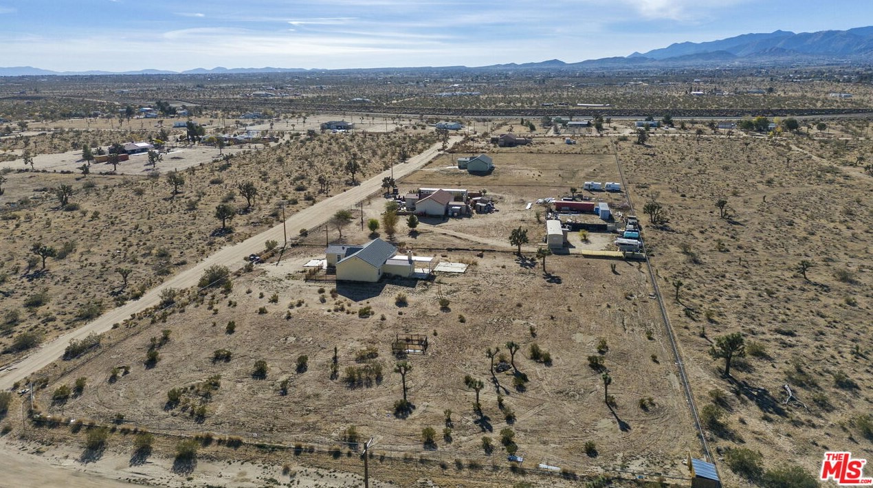 13072 Anderson Ranch Rd, Phelan CA  92371-4315 exterior