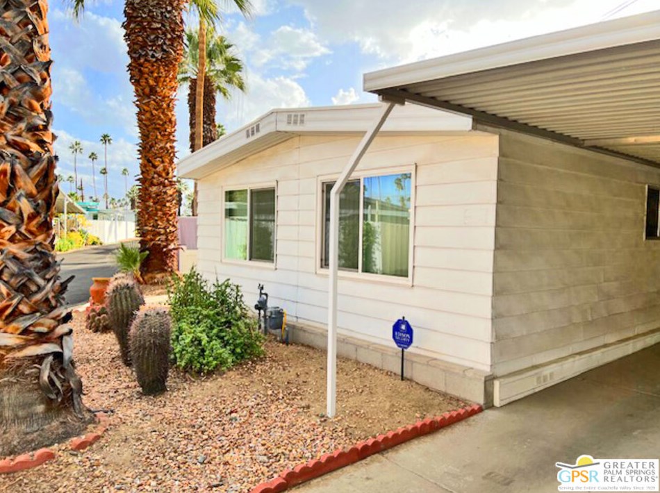 221 Safari St, Palm Springs, CA 92264