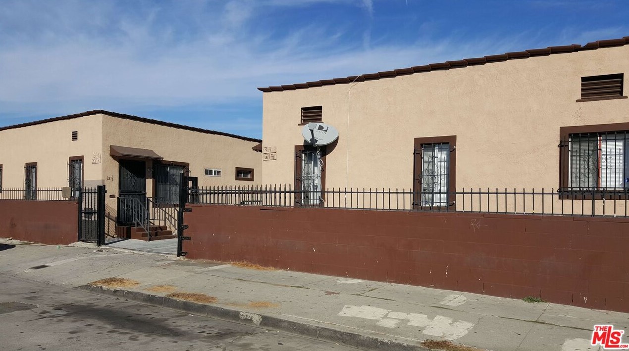 315 84th St, Los Angeles, CA 90003-3003