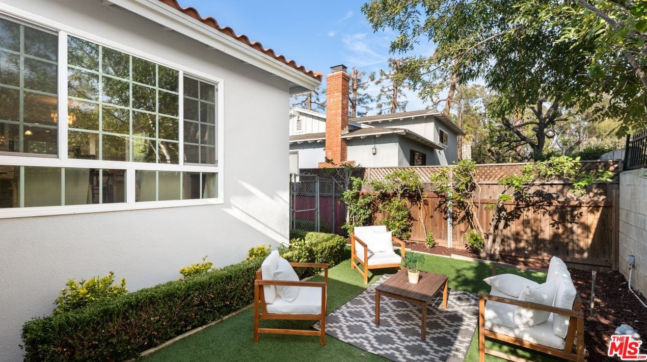 12408 Sanford St, Los Angeles CA  90066-6933 exterior
