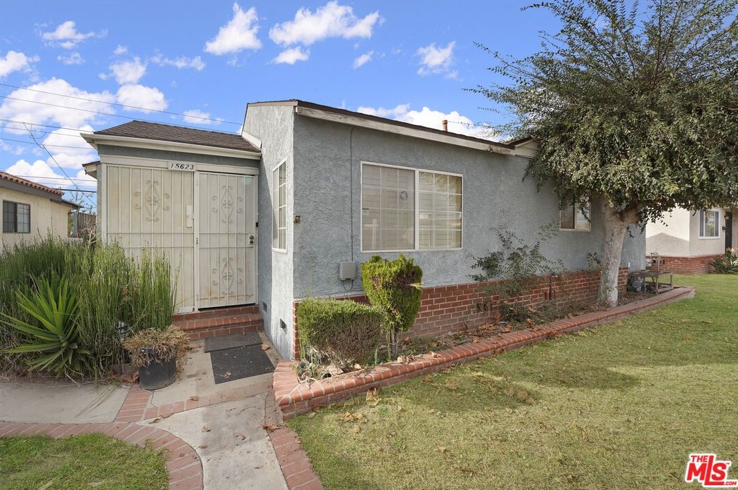 15623 Van Ness Ave, Gardena, CA 90249