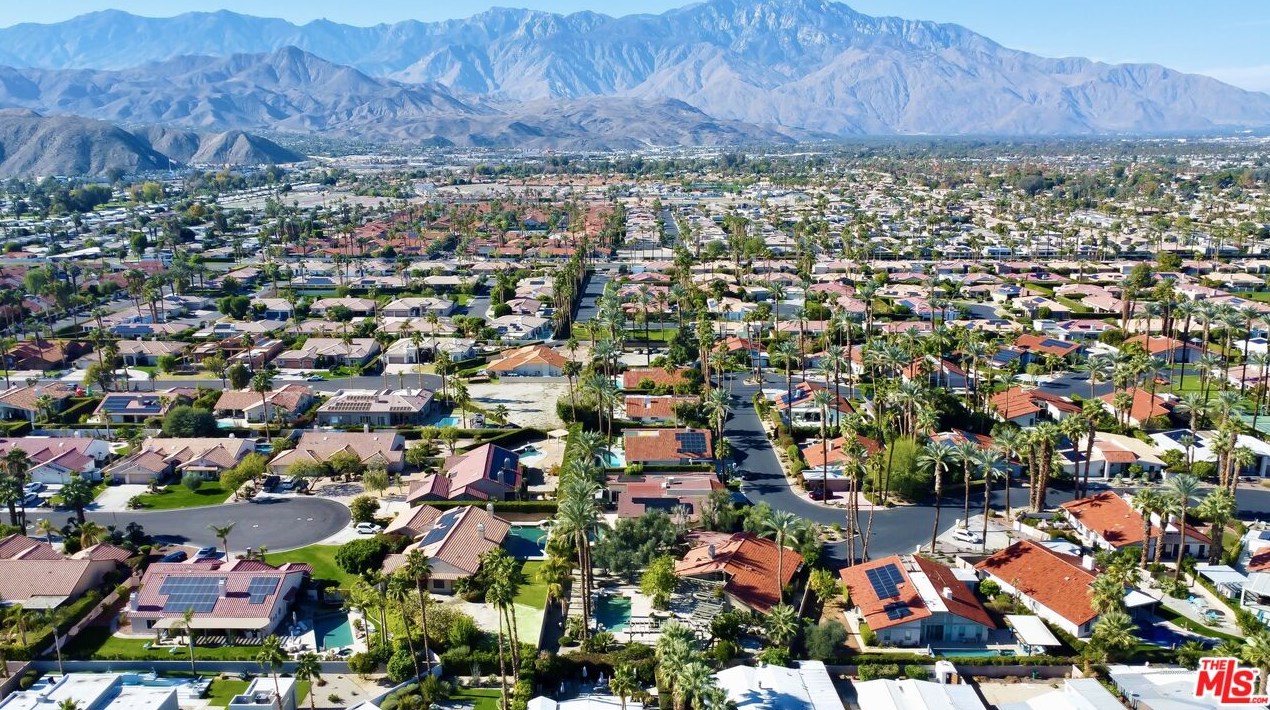 17 Lincoln Pl, Rancho Mirage CA  92270-1928 exterior