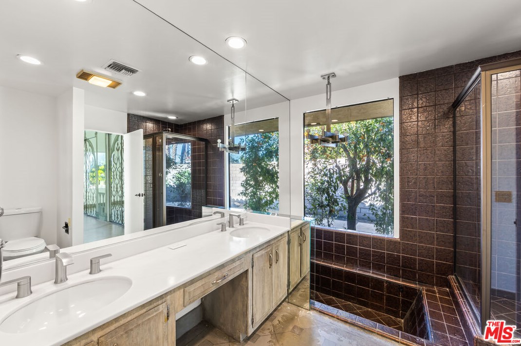17 Lincoln Pl, Rancho Mirage CA  92270-1928 exterior