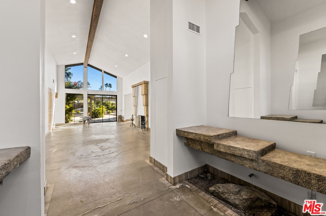 17 Lincoln Pl, Rancho Mirage CA  92270-1928 exterior