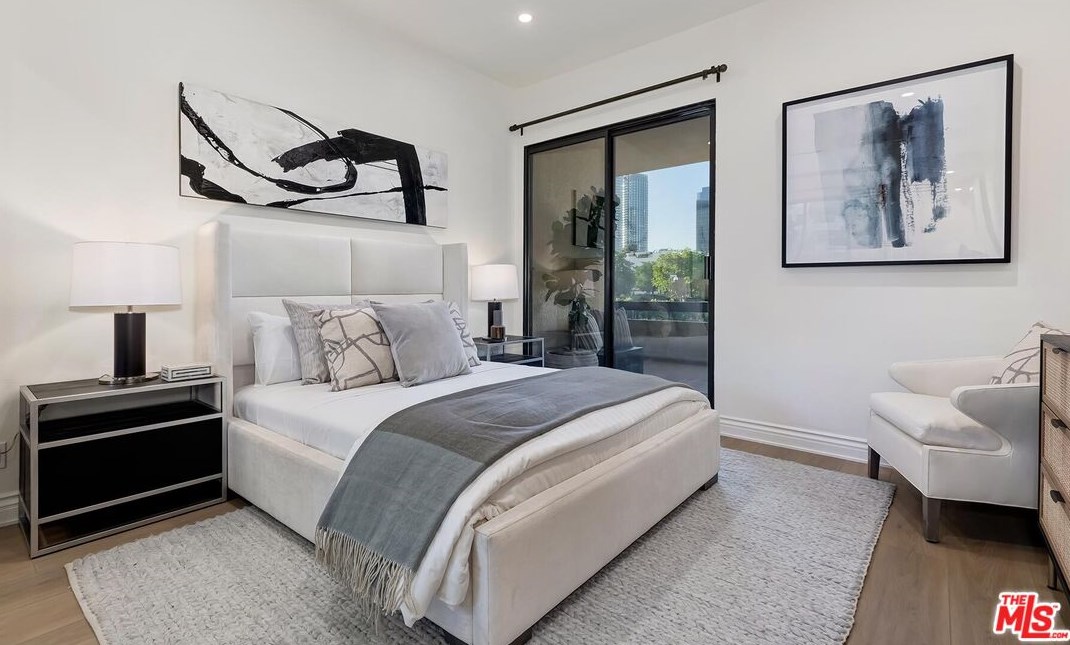 2384 Century Hl, Los Angeles CA  90067-3514 exterior