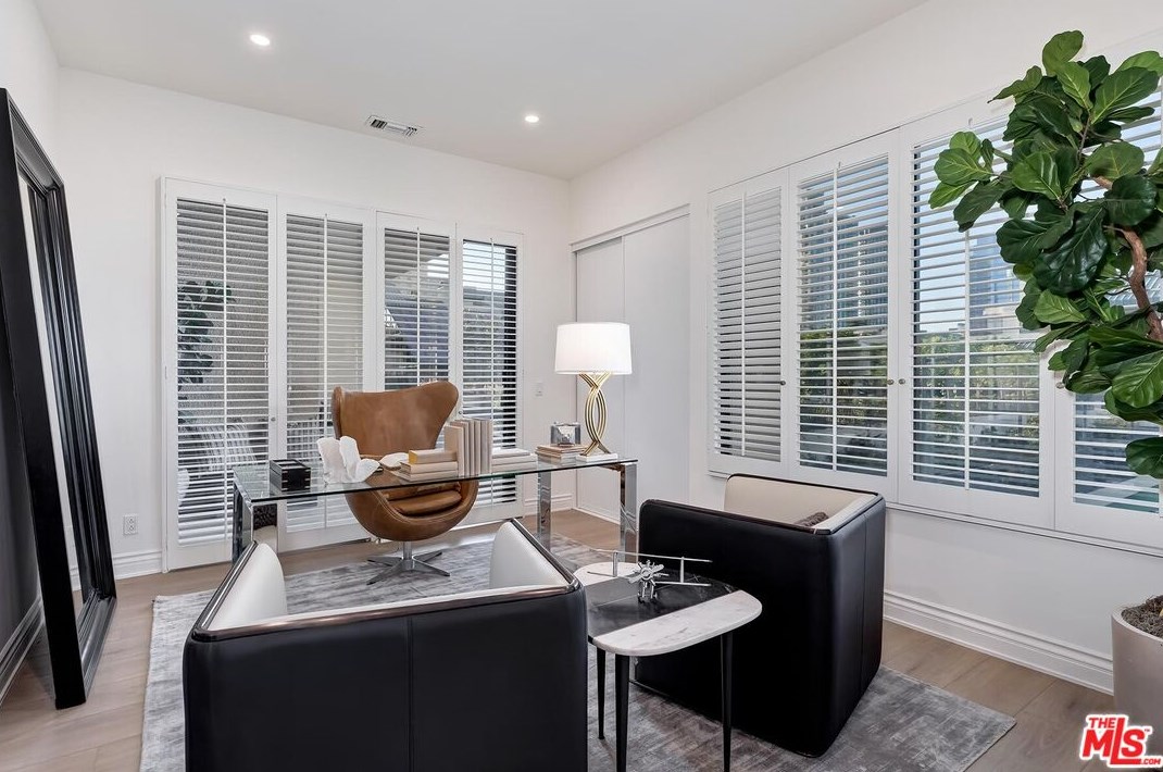 2384 Century Hl, Los Angeles CA  90067-3514 exterior