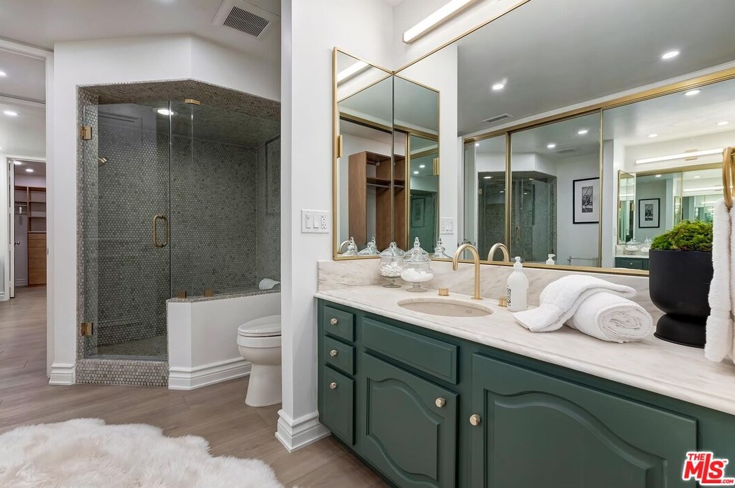 2384 Century Hl, Los Angeles CA  90067-3514 exterior