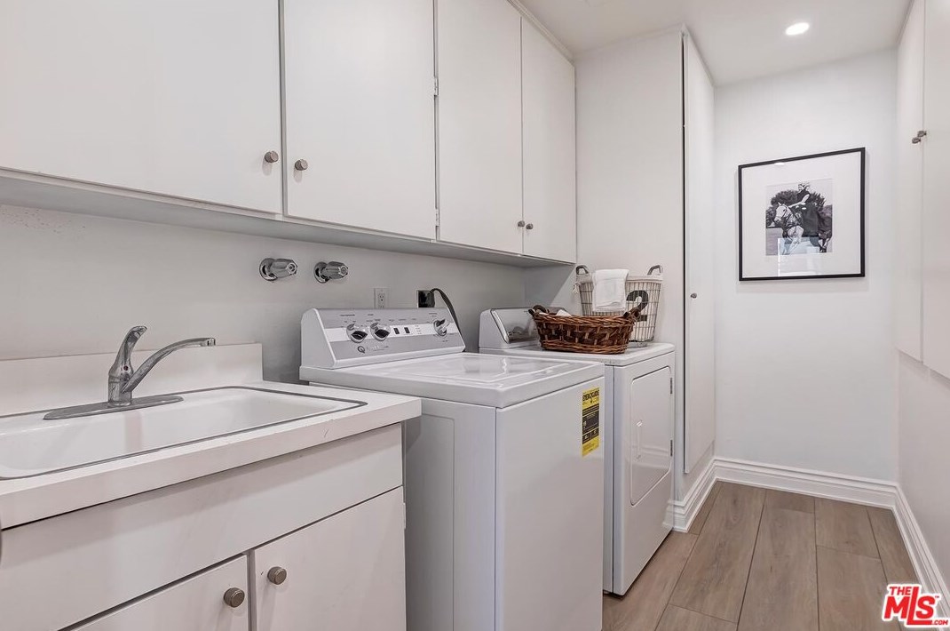 2384 Century Hl, Los Angeles CA  90067-3514 exterior