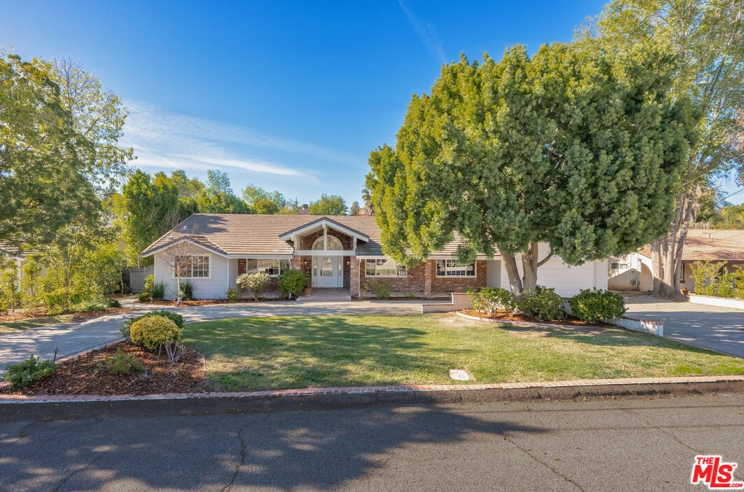 1007 Camino Flores, Thousand Oaks, CA 91360-2370