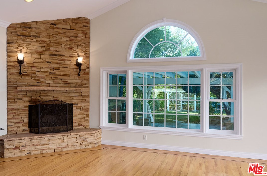 1007 Camino Flores, Thousand Oaks CA  91360-2370 exterior