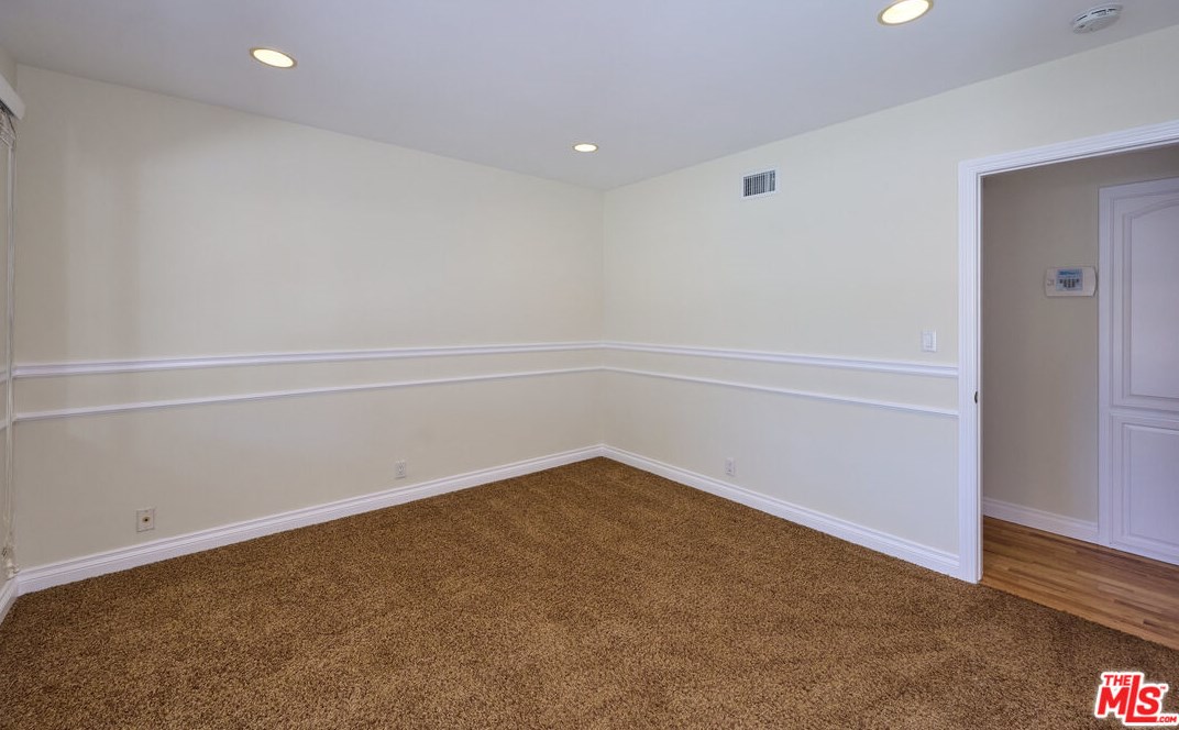 1007 Camino Flores, Thousand Oaks CA  91360-2370 exterior