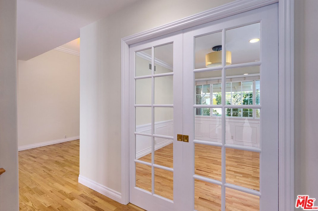 1007 Camino Flores, Thousand Oaks CA  91360-2370 exterior