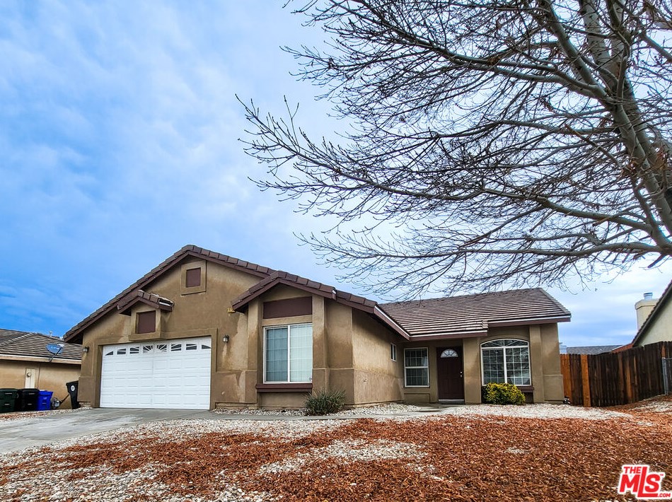 13231 Cypress Ave, Victorville, CA 92395