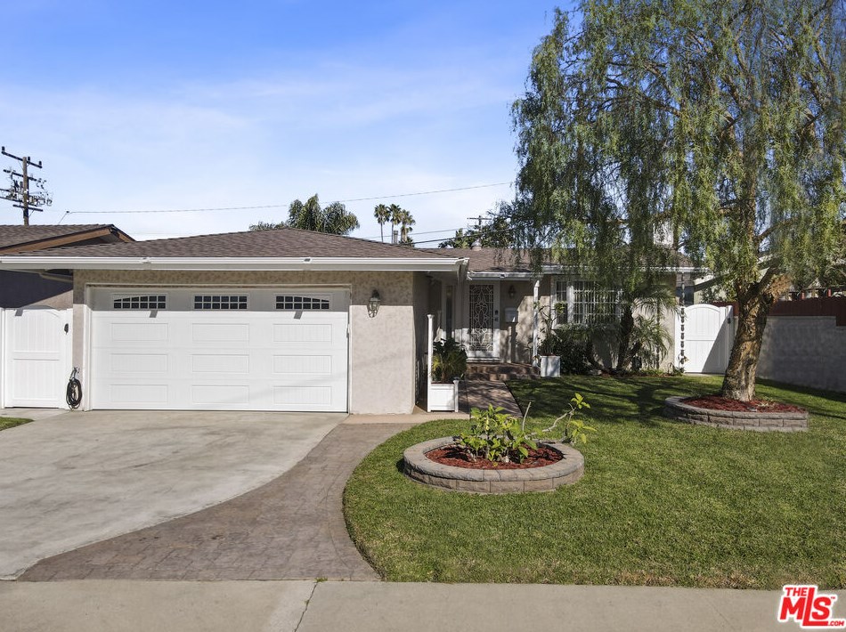 3711 W 224th St, Torrance, CA 90505