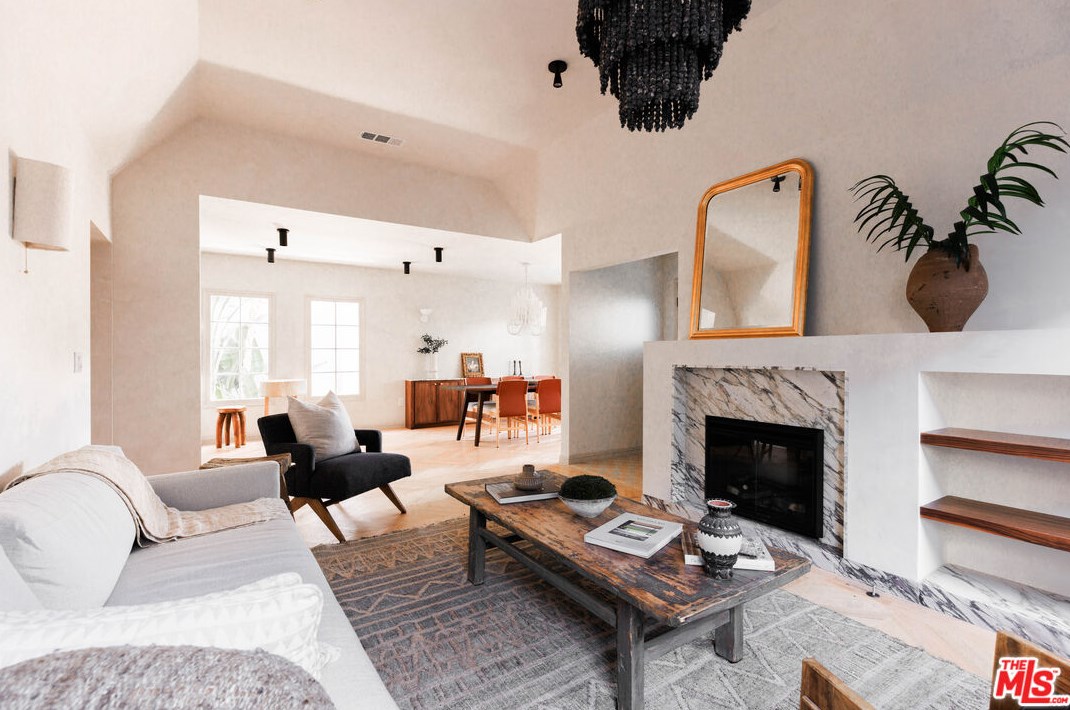 8829 Ashcroft Ave, Los Angeles CA  90048-2401 exterior