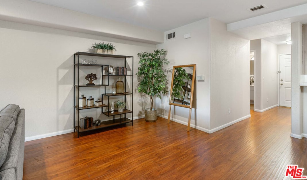 15114 Sherman Way #104, Van Nuys, CA 91405