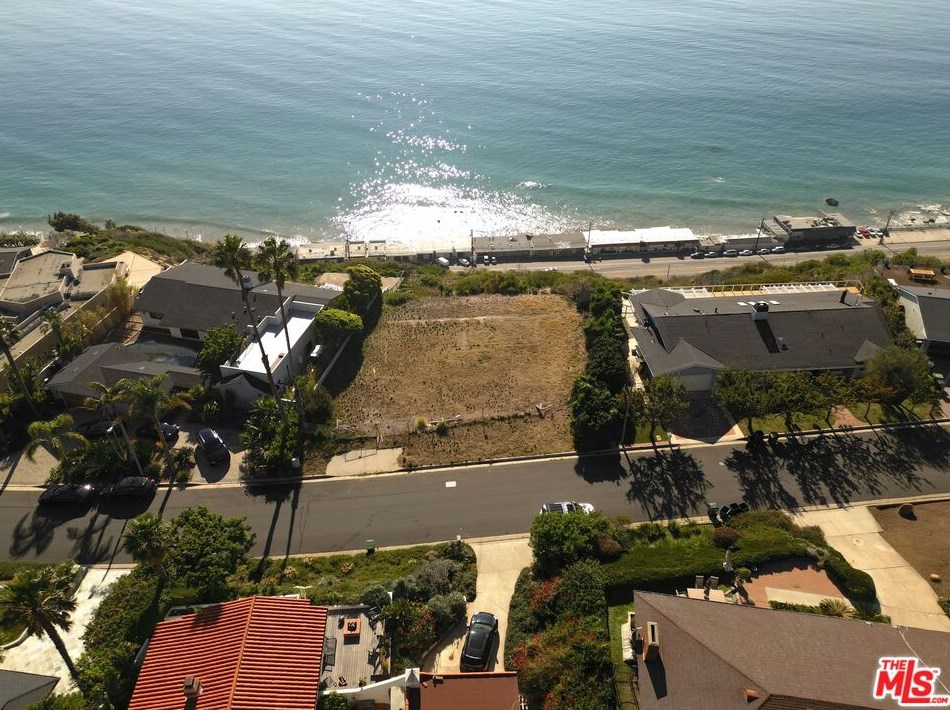 20484 Roca Chica Dr, Malibu, CA 90265-5332