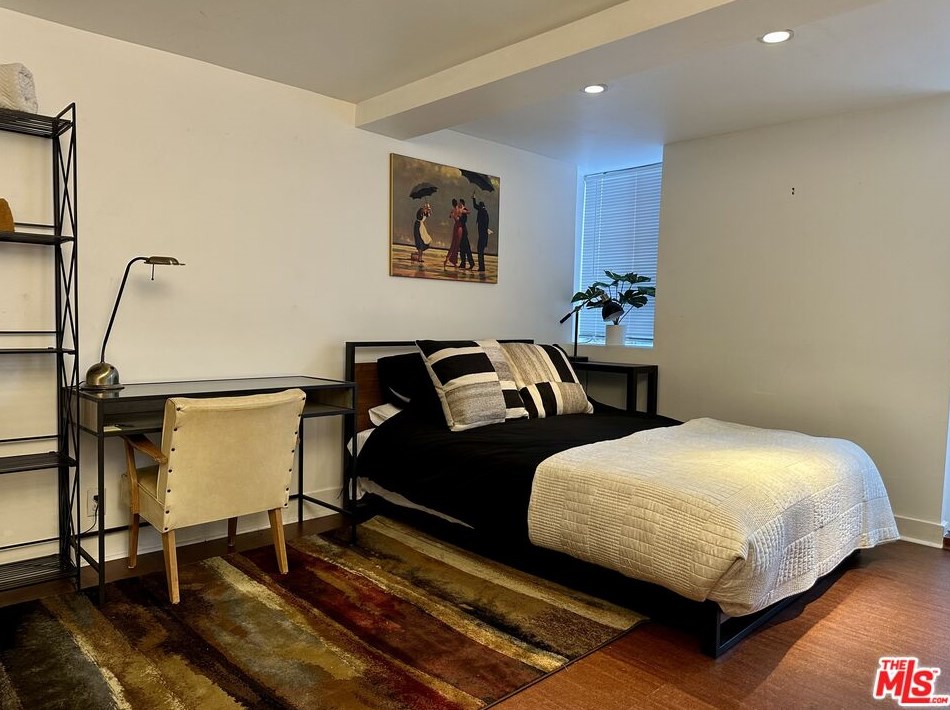 1757 Vista Del Mar Ave, Los Angeles CA  90028-5307 exterior