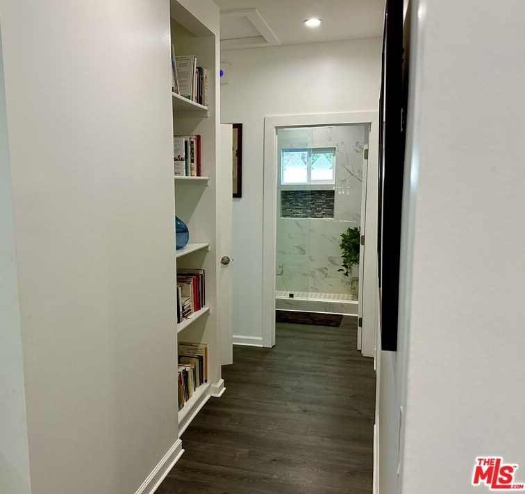 1757 Vista Del Mar Ave, Los Angeles CA  90028-5307 exterior