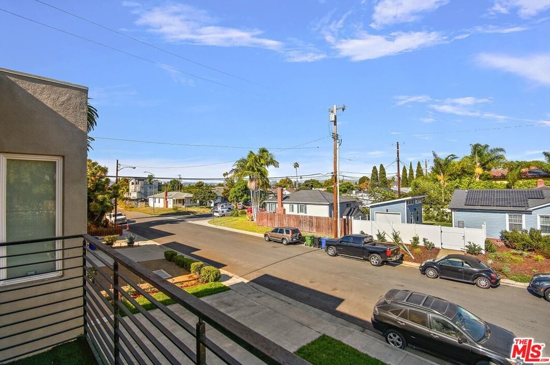 5015 Purdue Ave, Los Angeles CA  90230-5222 exterior