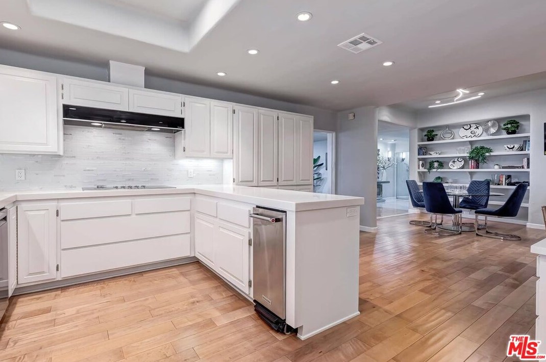 2183 Century Woods Way, Los Angeles CA  90067-6308 exterior