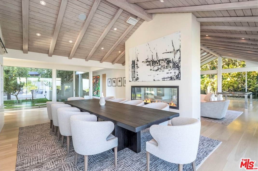 1822 Westridge Rd, Los Angeles CA  90049-1231 exterior