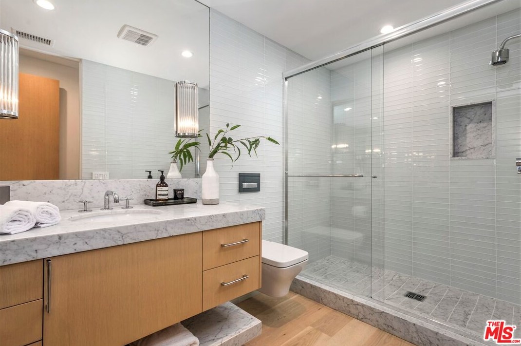 1822 Westridge Rd, Los Angeles CA  90049-1231 exterior
