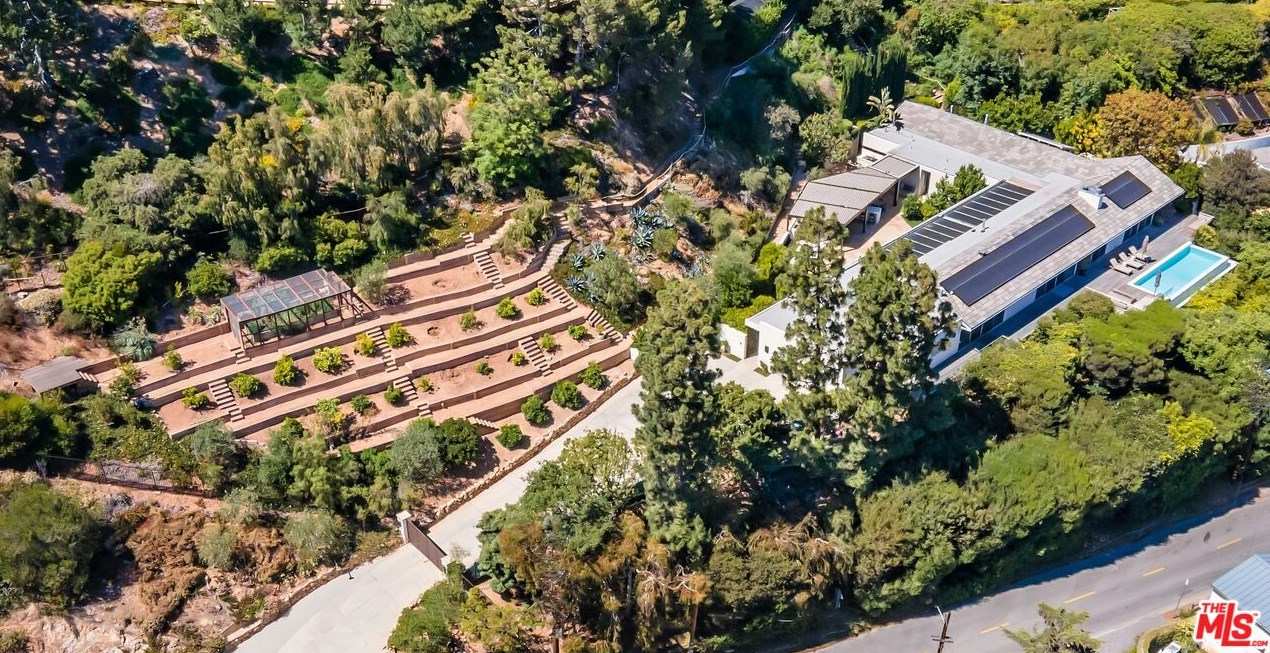 1822 Westridge Rd, Los Angeles CA  90049-1231 exterior