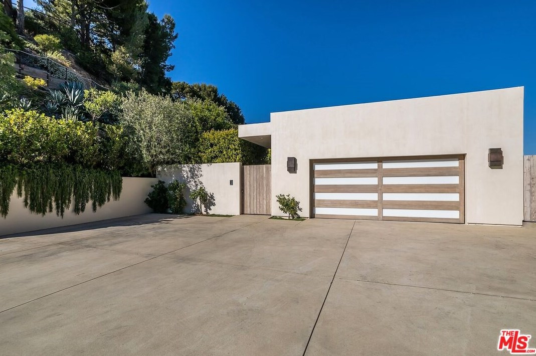 1822 Westridge Rd, Los Angeles CA  90049-1231 exterior