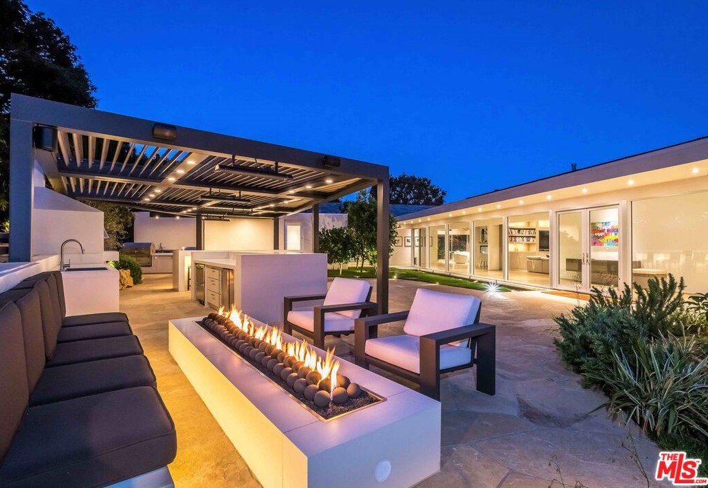 1822 Westridge Rd, Los Angeles CA  90049-1231 exterior