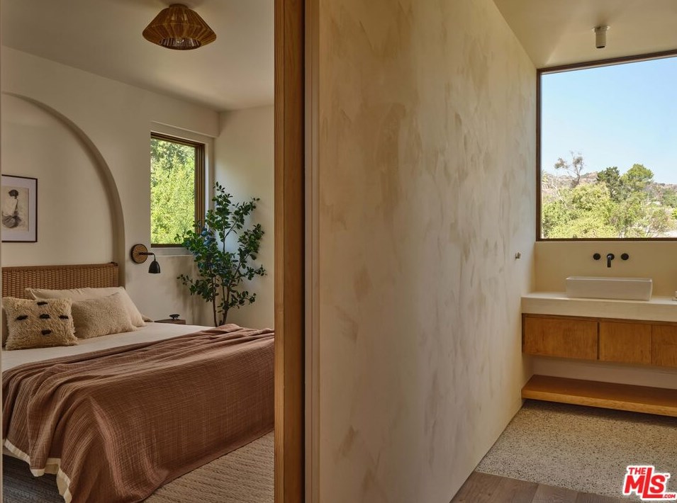 4861 Wiota St, Los Angeles CA  90041-2452 exterior