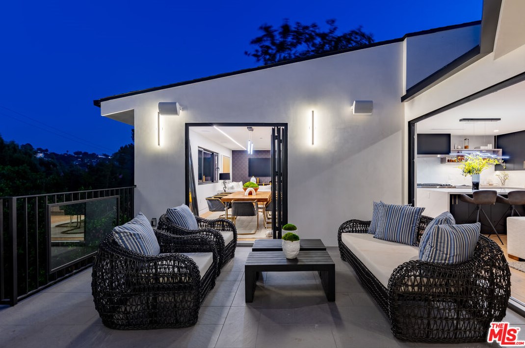 3424 Troy Dr, Los Angeles CA  90068-1436 exterior