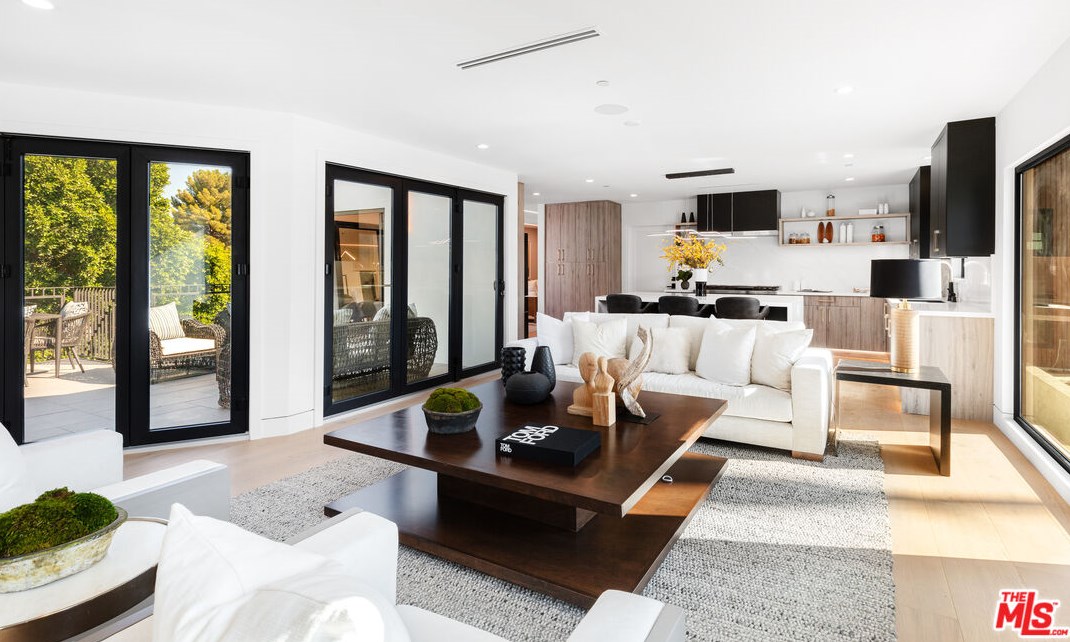 3424 Troy Dr, Los Angeles CA  90068-1436 exterior