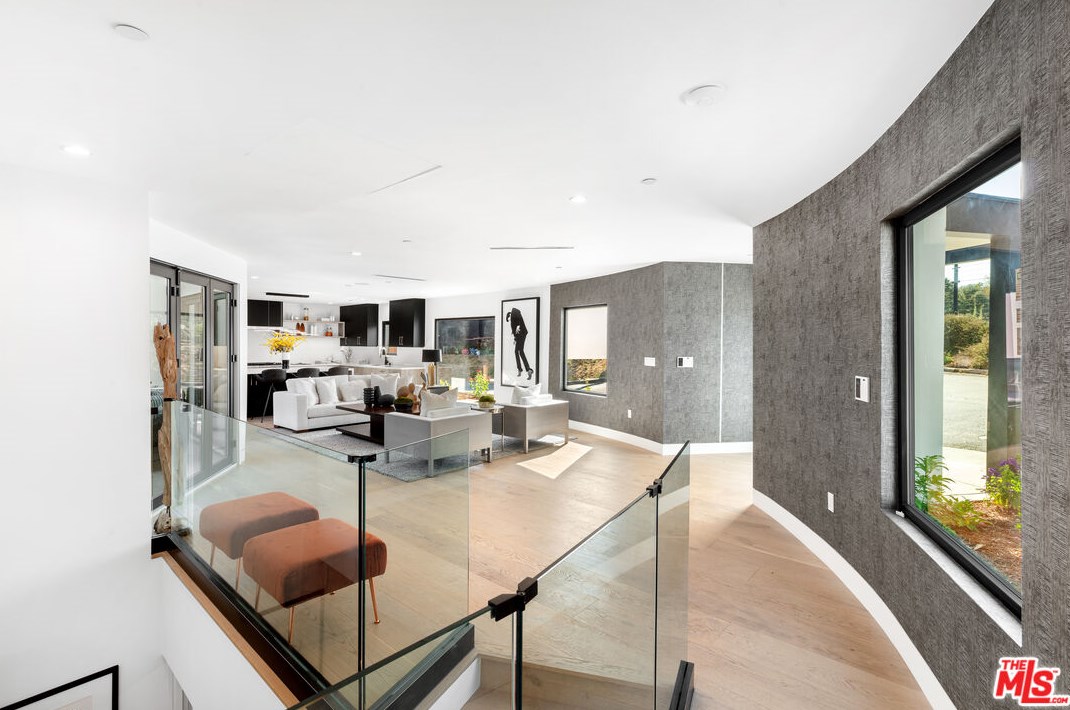 3424 Troy Dr, Los Angeles CA  90068-1436 exterior
