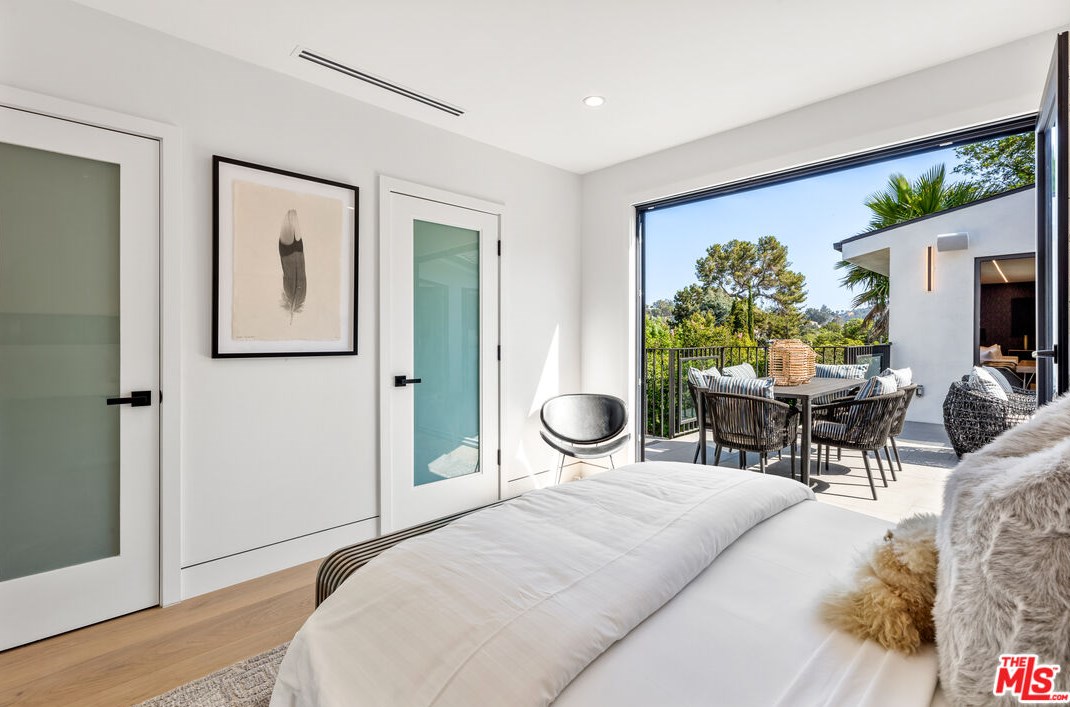 3424 Troy Dr, Los Angeles CA  90068-1436 exterior