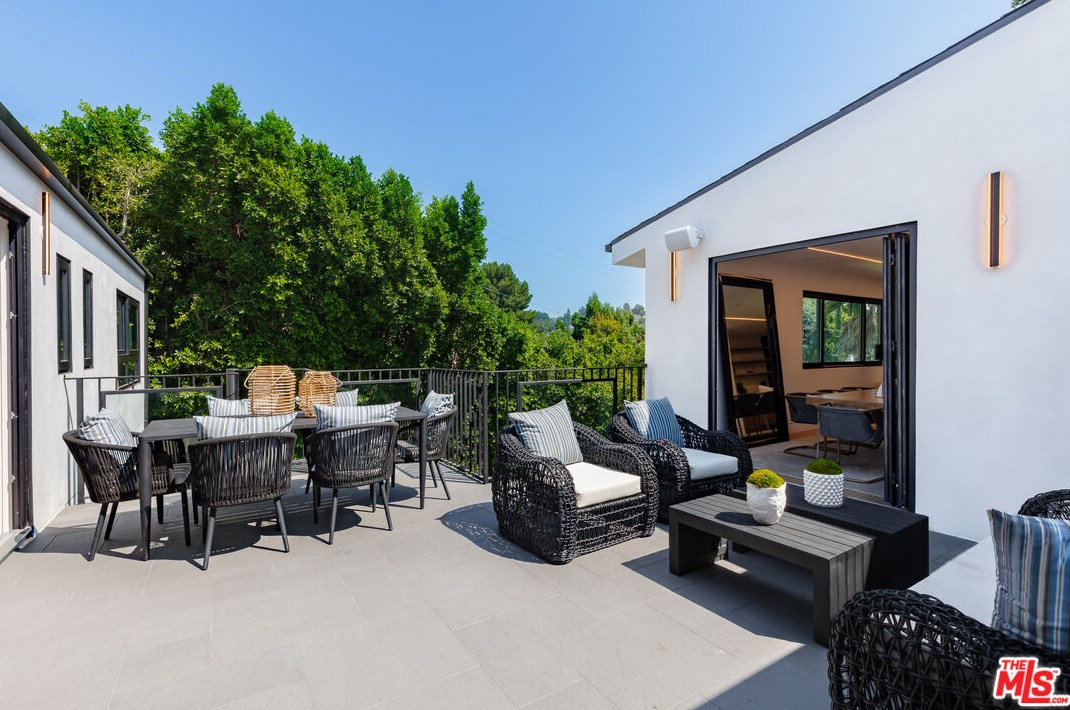 3424 Troy Dr, Los Angeles CA  90068-1436 exterior