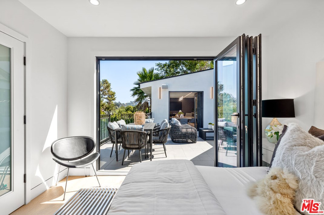3424 Troy Dr, Los Angeles CA  90068-1436 exterior