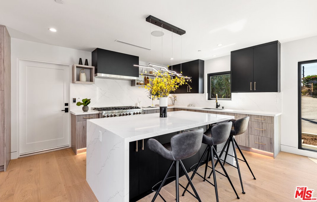 3424 Troy Dr, Los Angeles CA  90068-1436 exterior