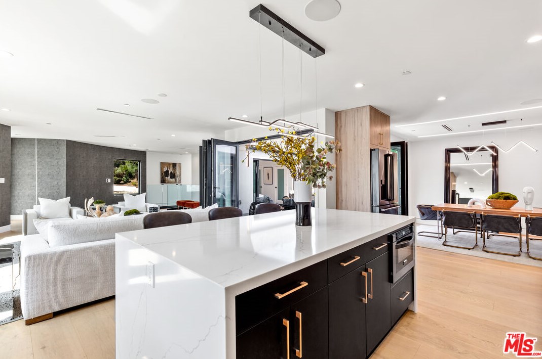 3424 Troy Dr, Los Angeles CA  90068-1436 exterior
