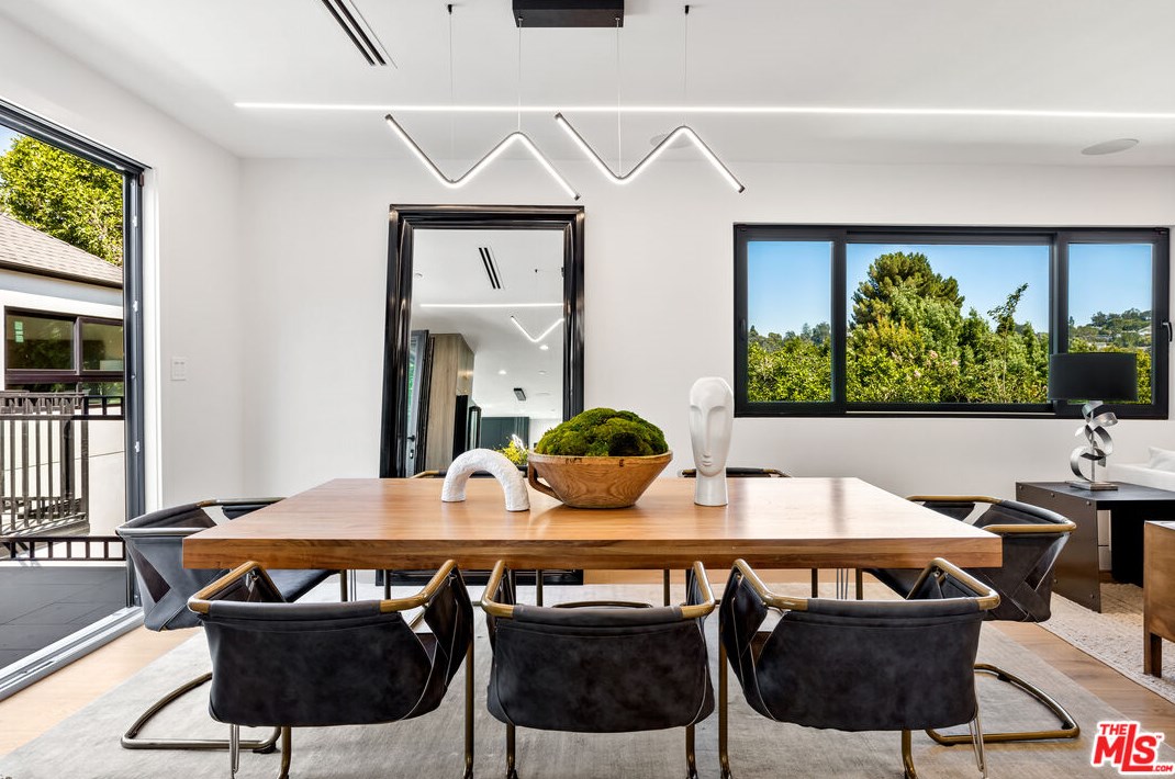 3424 Troy Dr, Los Angeles CA  90068-1436 exterior