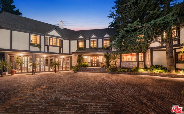 2781 Benedict Canyon Dr, Beverly Hills CA  90210-1024 exterior