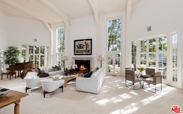 2781 Benedict Canyon Dr, Beverly Hills CA  90210-1024 exterior