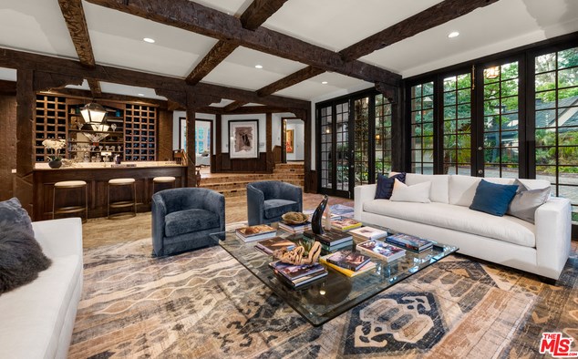 2781 Benedict Canyon Dr, Beverly Hills CA  90210-1024 exterior