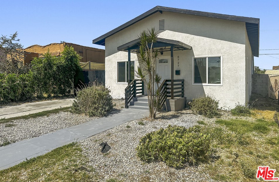 6727 2nd Ave, Los Angeles CA  90043-4401 exterior