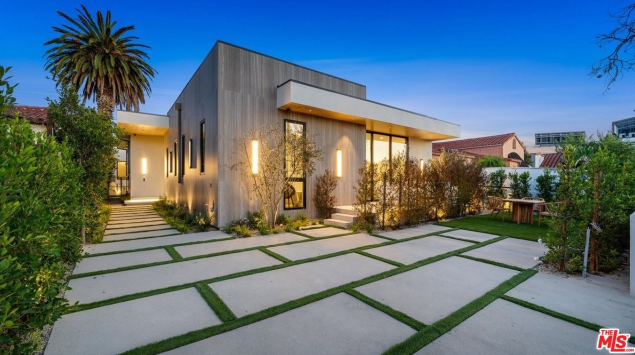 340 Kilkea Dr, Los Angeles, CA 90048-2227
