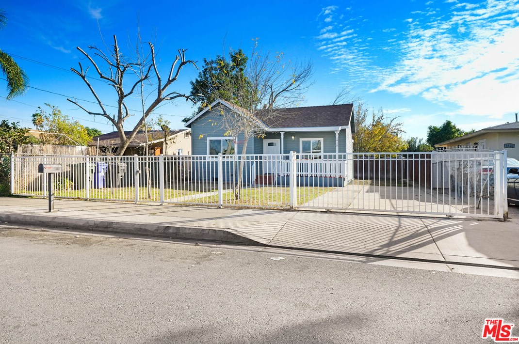 1415 W 8th St, San Bernardino, CA 92411