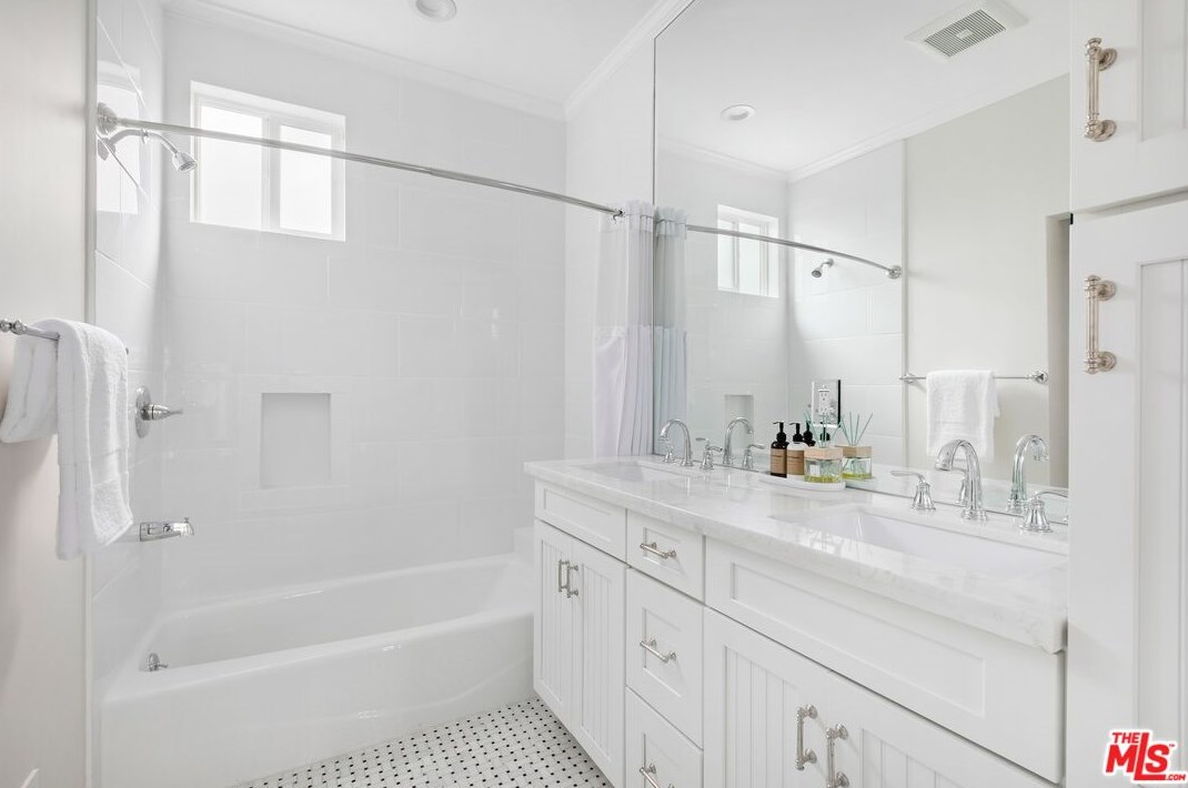 12302 Allin St, Los Angeles CA  90230-5809 exterior